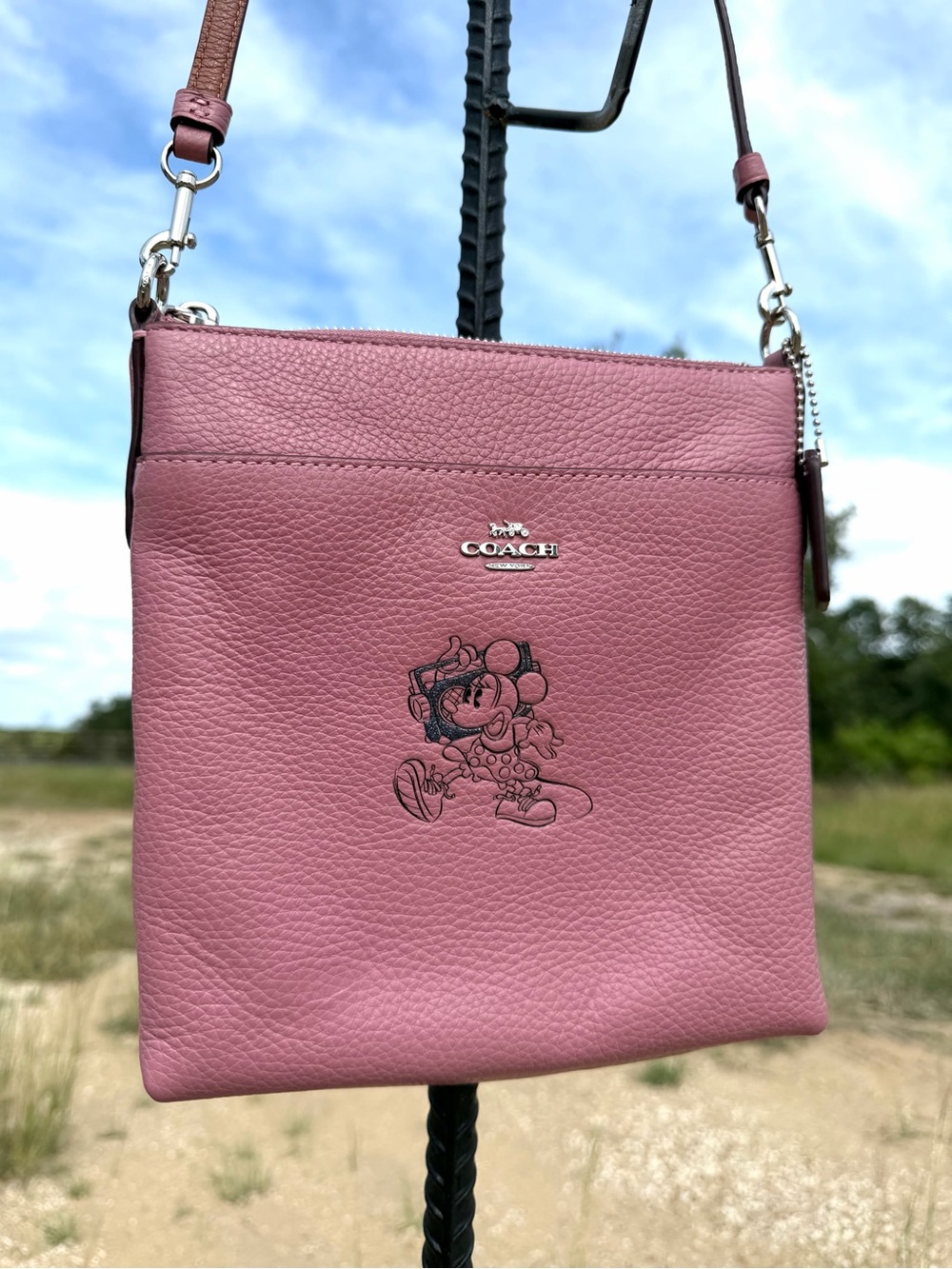 Disney Minnie Mouse Leather Coach Crossbody Purse F1880-37534